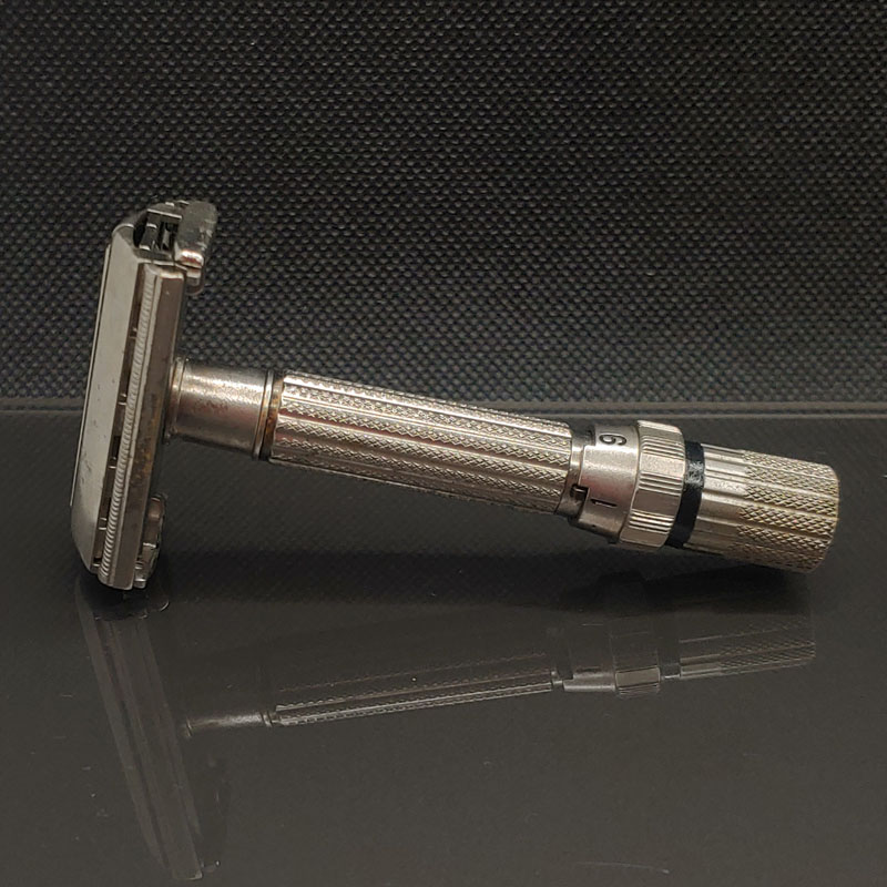 Gillette Bottom Dial